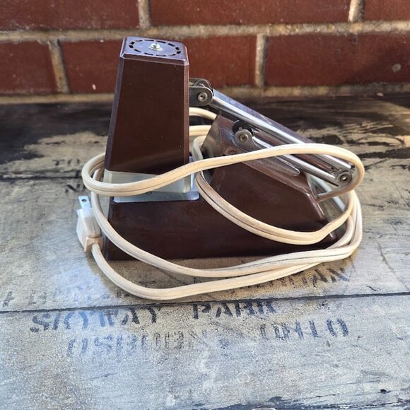 Vintage Pixar Inspired Brown Compact Expandable Desk Lamp - Picture 2 of 16